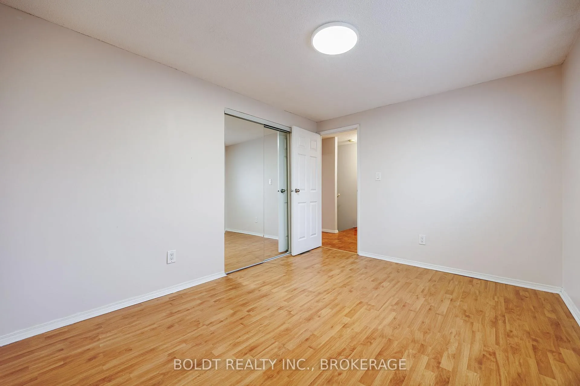 Photo 11 of 30 Lafayette Drive, St. Catharines, Lakeport — HOMEH