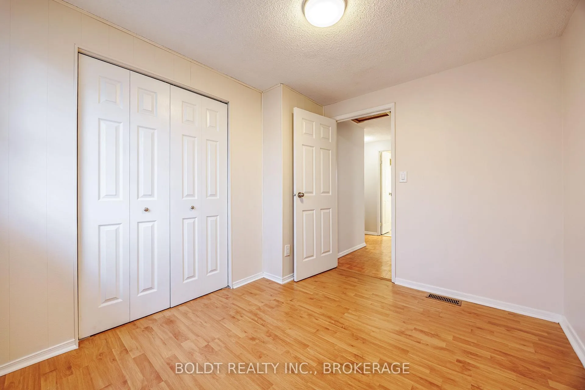 Photo 13 of 30 Lafayette Drive, St. Catharines, Lakeport — HOMEH