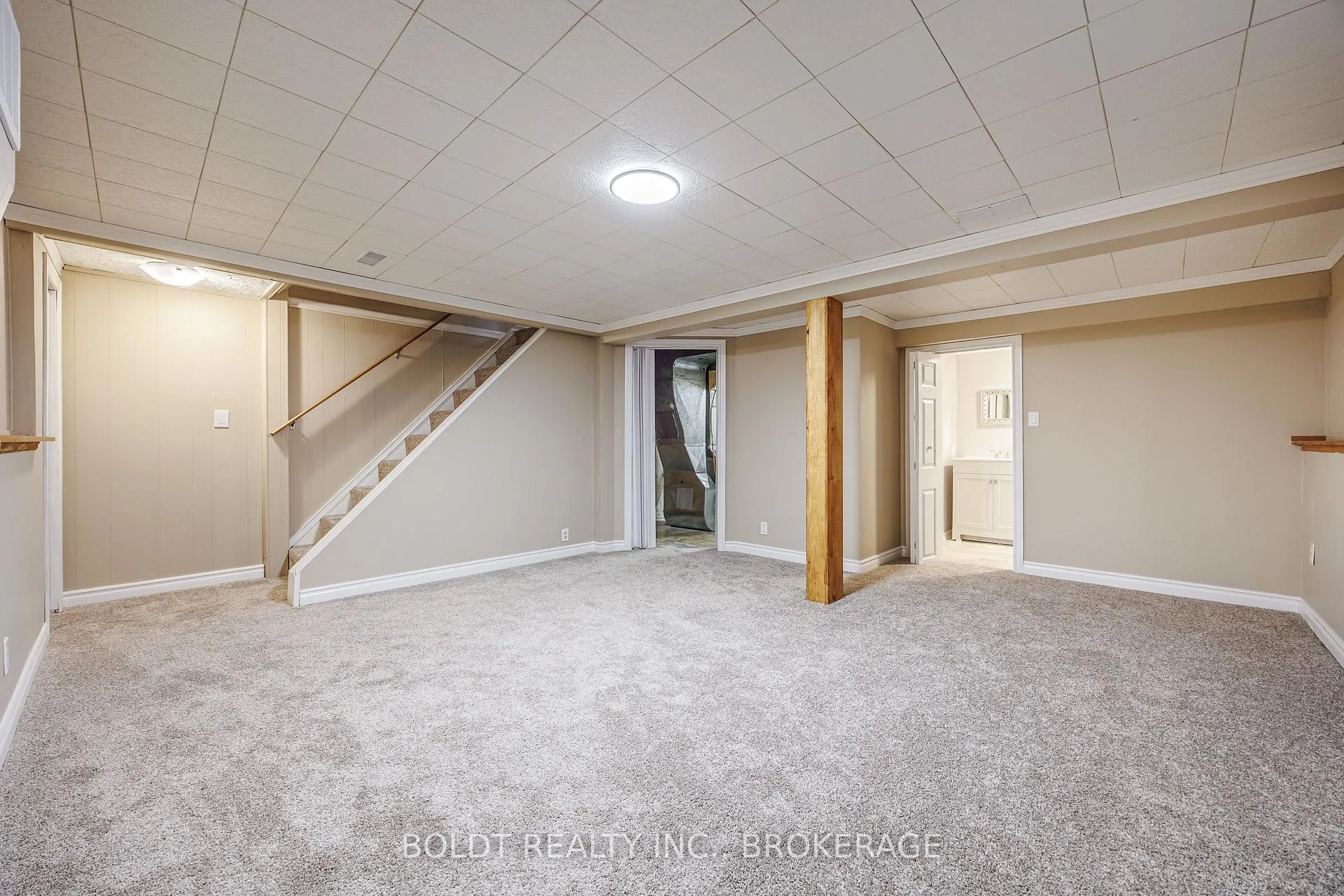 Photo 16 of 30 Lafayette Drive, St. Catharines, Lakeport — HOMEH