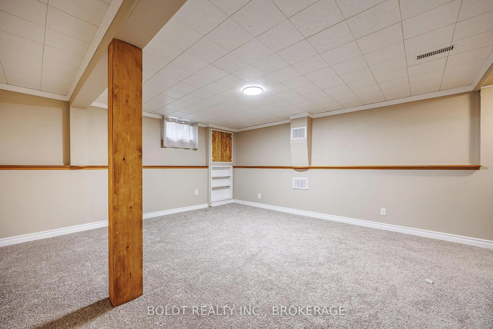 Photo 17 of 30 Lafayette Drive, St. Catharines, Lakeport — HOMEH