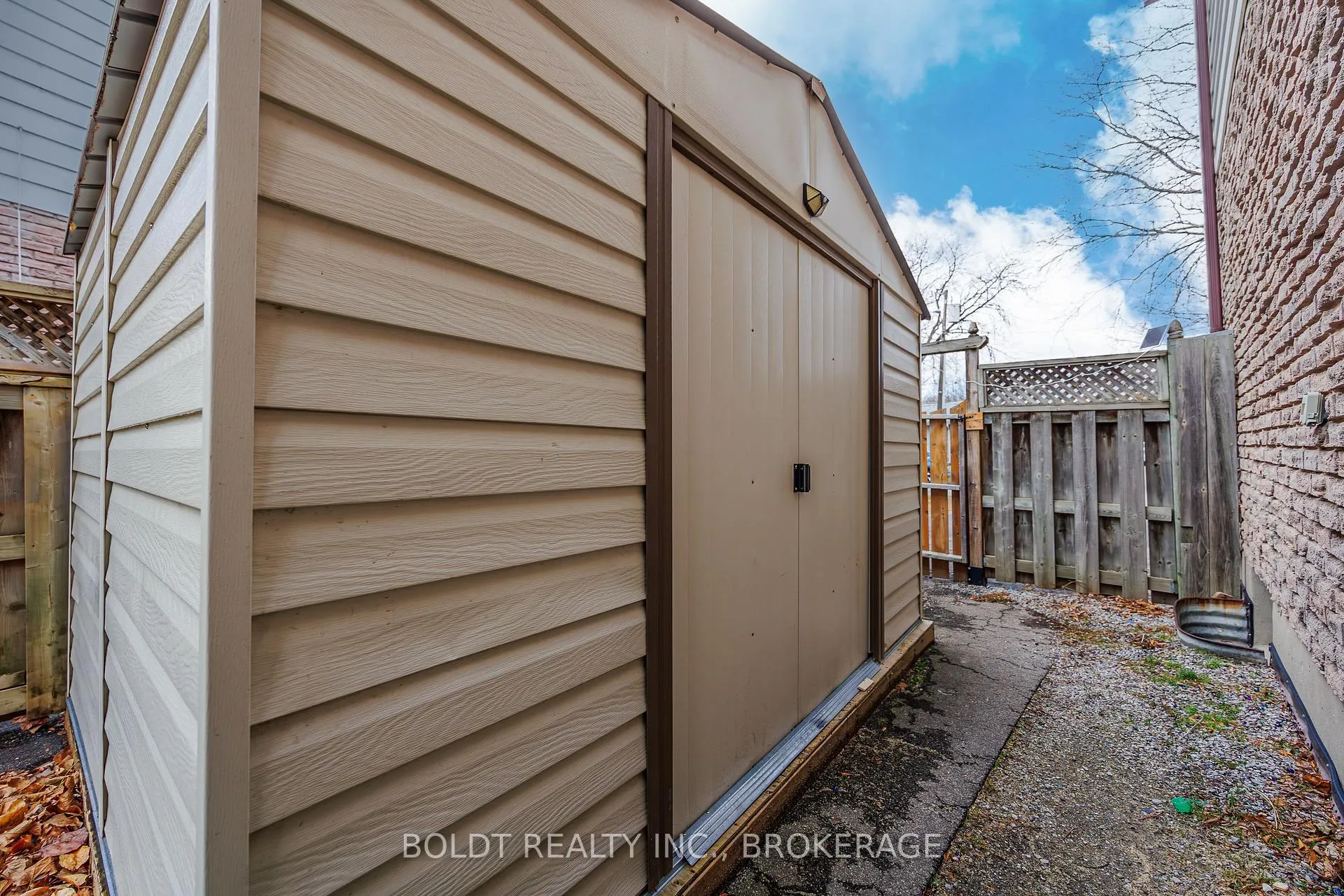 Photo 20 of 30 Lafayette Drive, St. Catharines, Lakeport — HOMEH