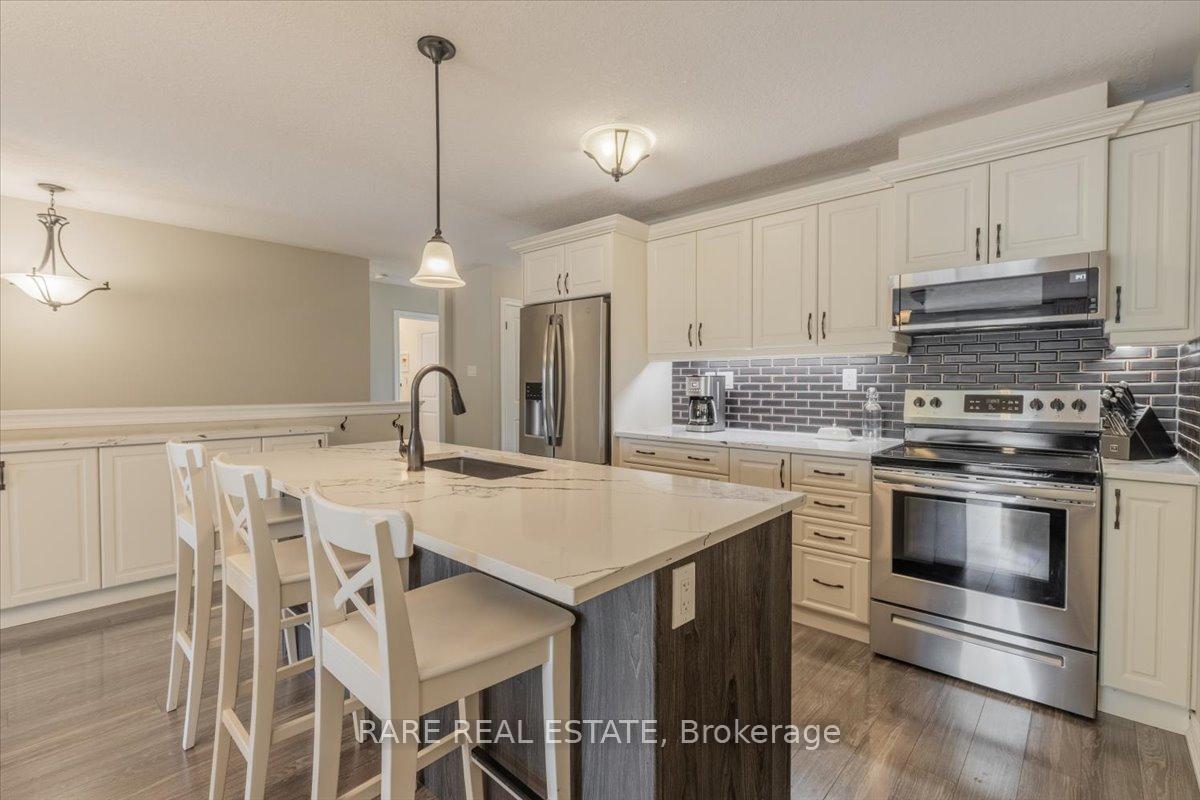 Photo 5 of 277 Quebec Street, Clearview, Stayner — HOMEH