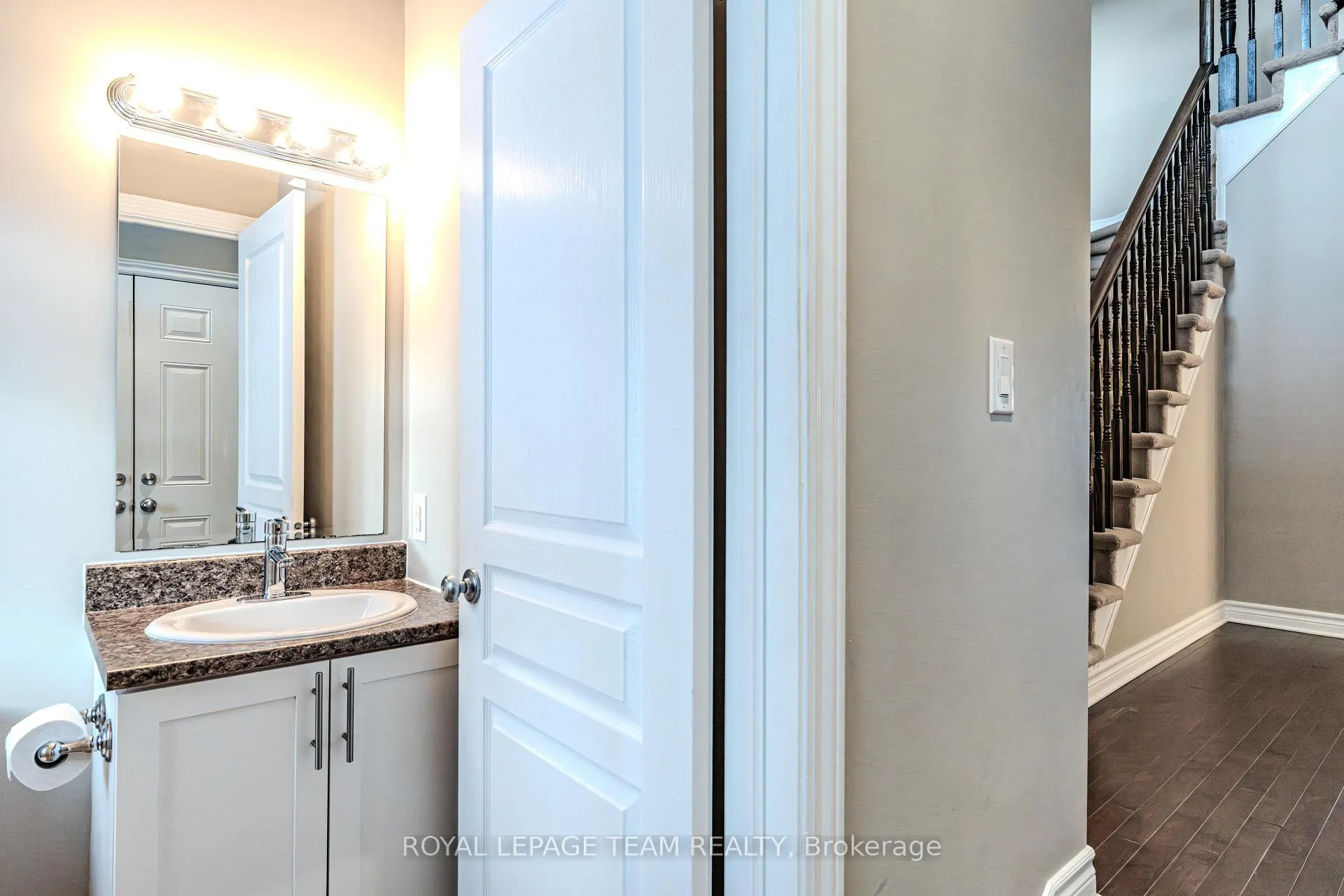 Photo 3 of 1070 Ottenbrite Crescent, Ottawa, Kanata - Kanata Lakes/Heritage Hills — HOMEH