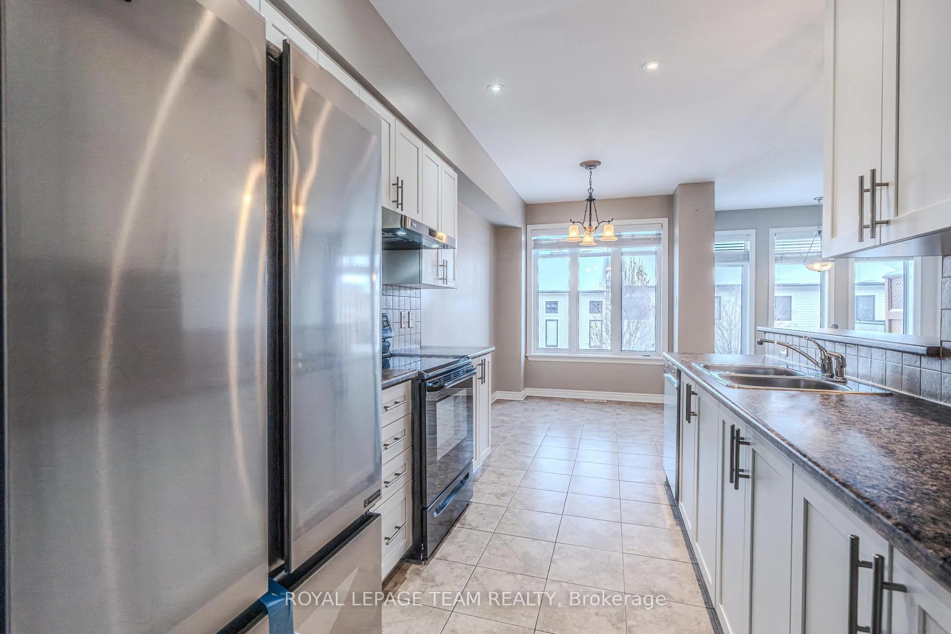 Photo 8 of 1070 Ottenbrite Crescent, Ottawa, Kanata - Kanata Lakes/Heritage Hills — HOMEH