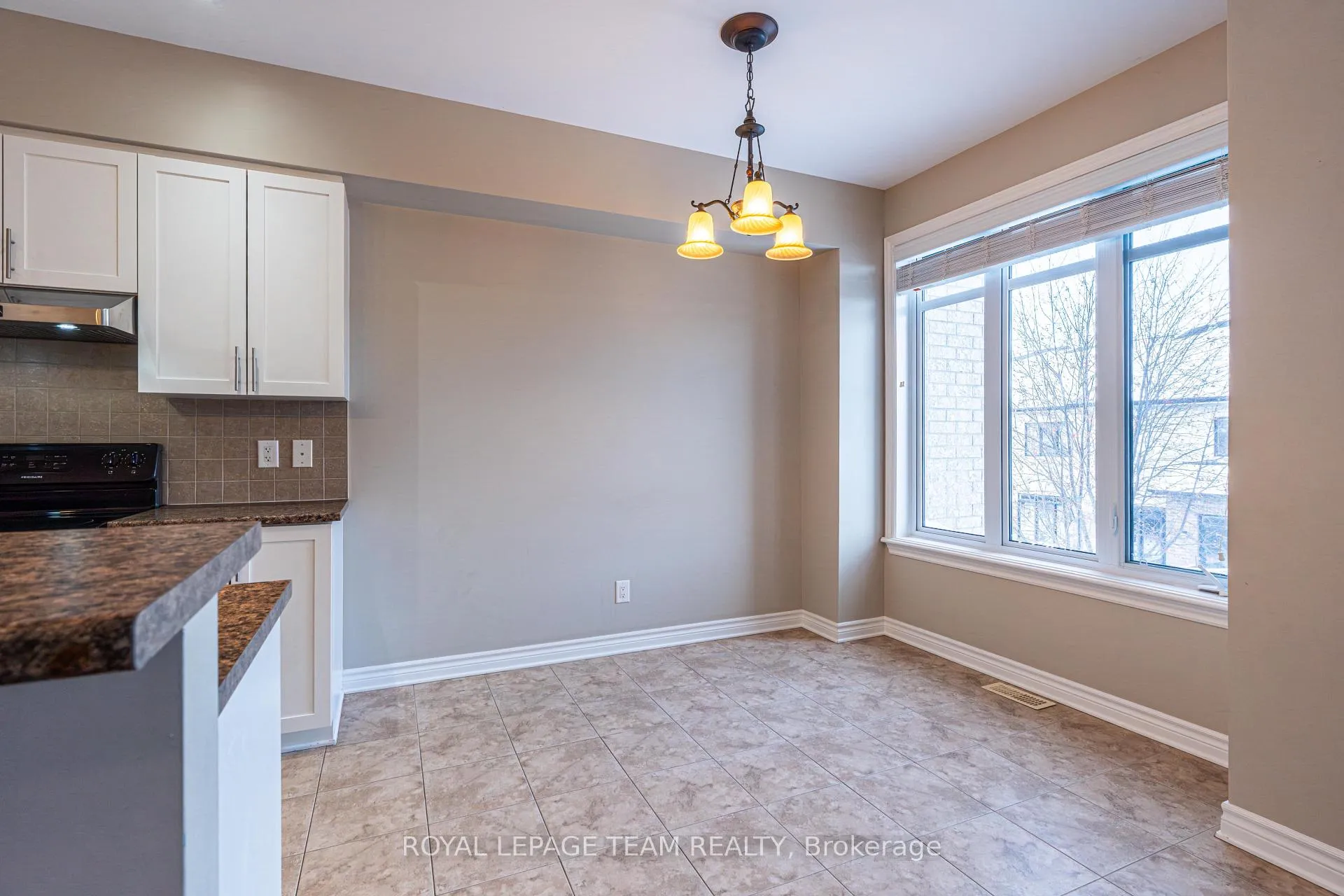 Photo 14 of 1070 Ottenbrite Crescent, Ottawa, Kanata - Kanata Lakes/Heritage Hills — HOMEH