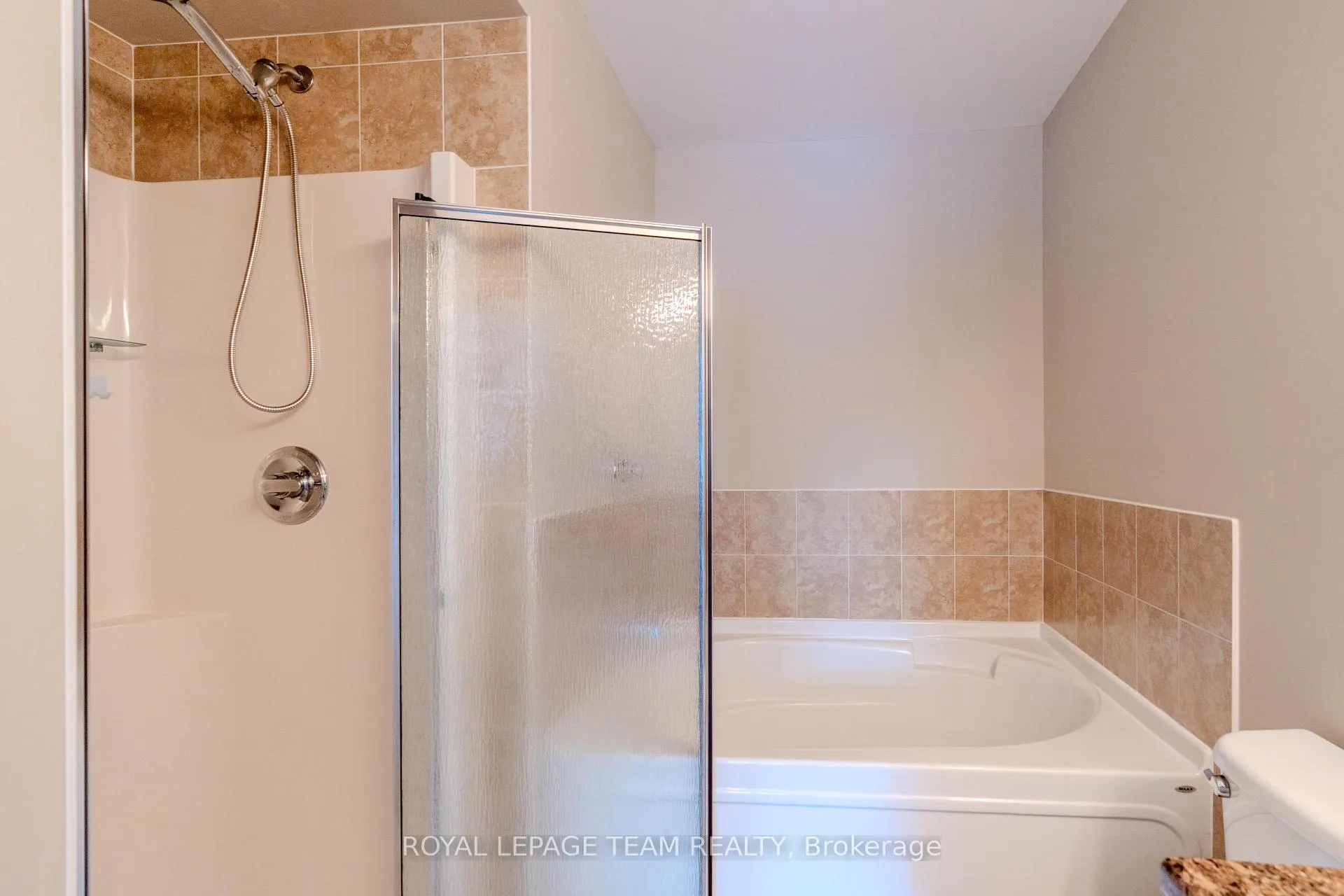 Photo 22 of 1070 Ottenbrite Crescent, Ottawa, Kanata - Kanata Lakes/Heritage Hills — HOMEH