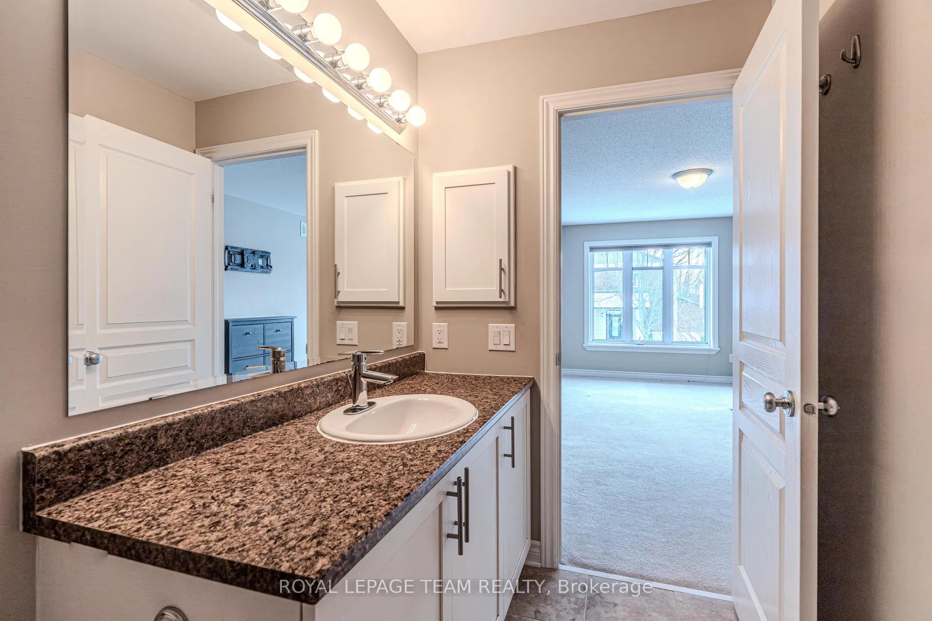 Photo 23 of 1070 Ottenbrite Crescent, Ottawa, Kanata - Kanata Lakes/Heritage Hills — HOMEH
