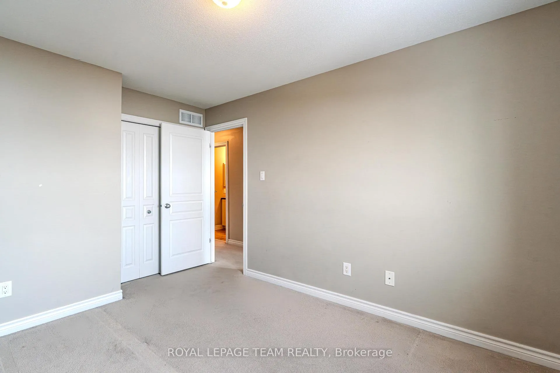 Photo 32 of 1070 Ottenbrite Crescent, Ottawa, Kanata - Kanata Lakes/Heritage Hills — HOMEH