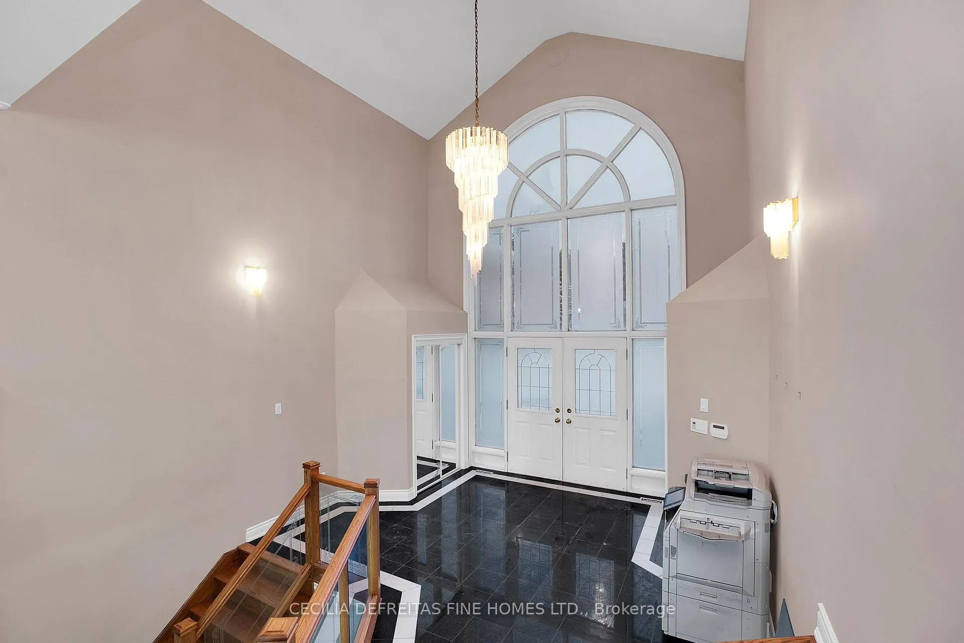 Photo 6 of 38 Orico Court, Vaughan, Kleinburg — HOMEH