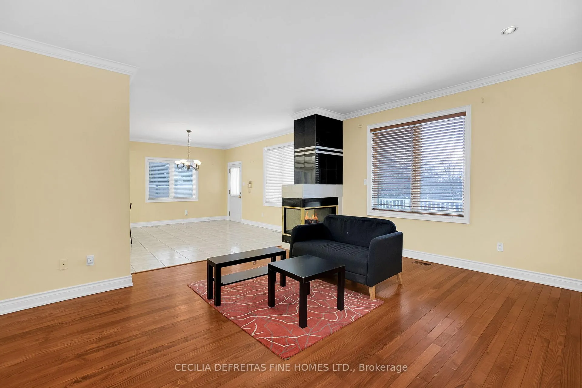 Photo 9 of 38 Orico Court, Vaughan, Kleinburg — HOMEH