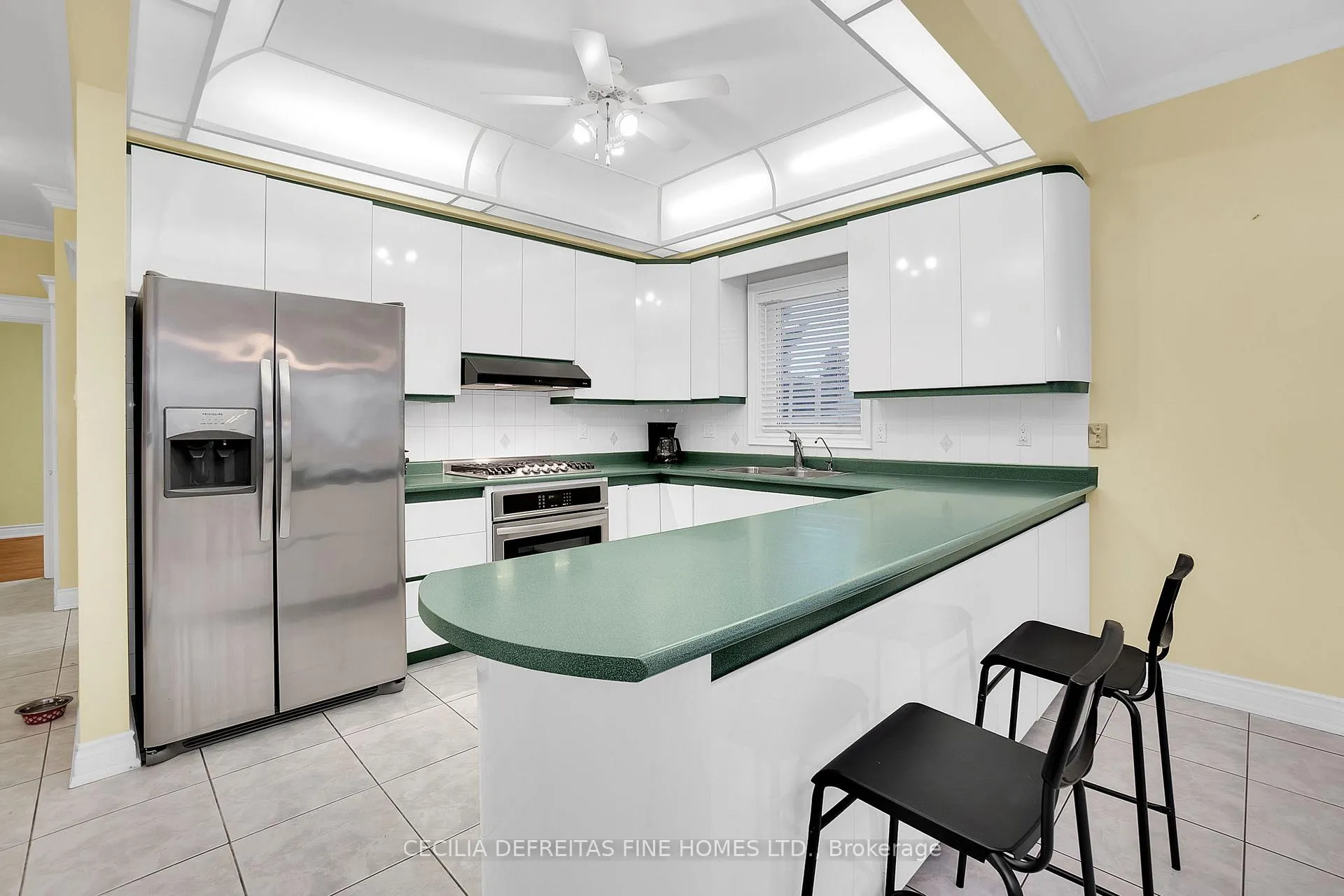 Photo 13 of 38 Orico Court, Vaughan, Kleinburg — HOMEH