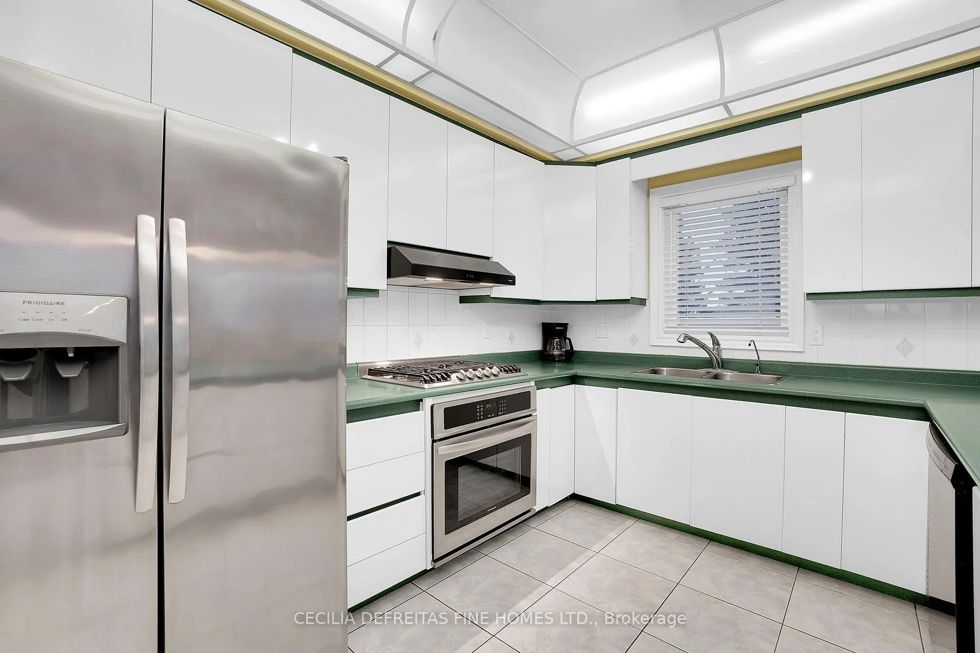 Photo 14 of 38 Orico Court, Vaughan, Kleinburg — HOMEH