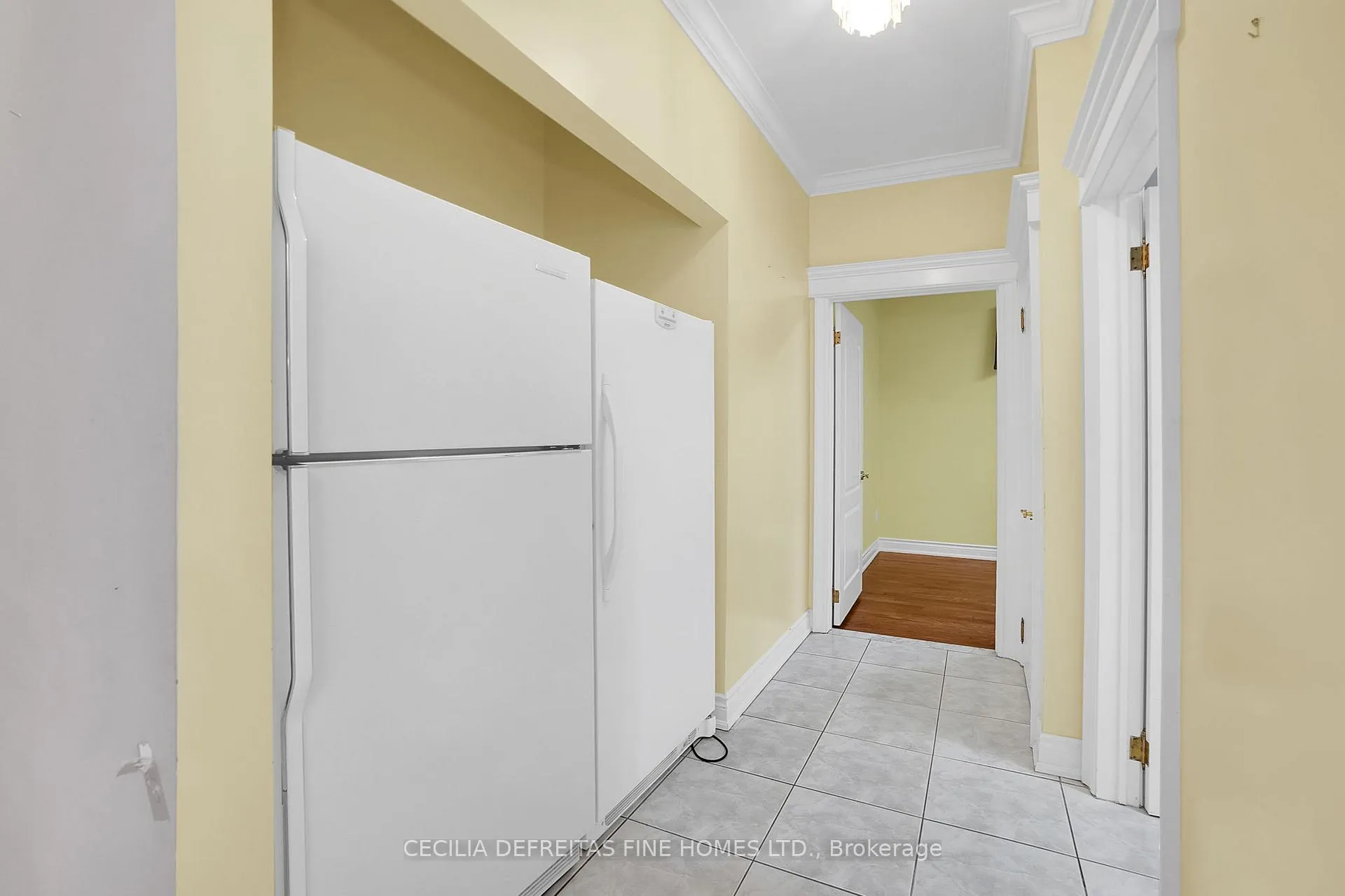 Photo 16 of 38 Orico Court, Vaughan, Kleinburg — HOMEH