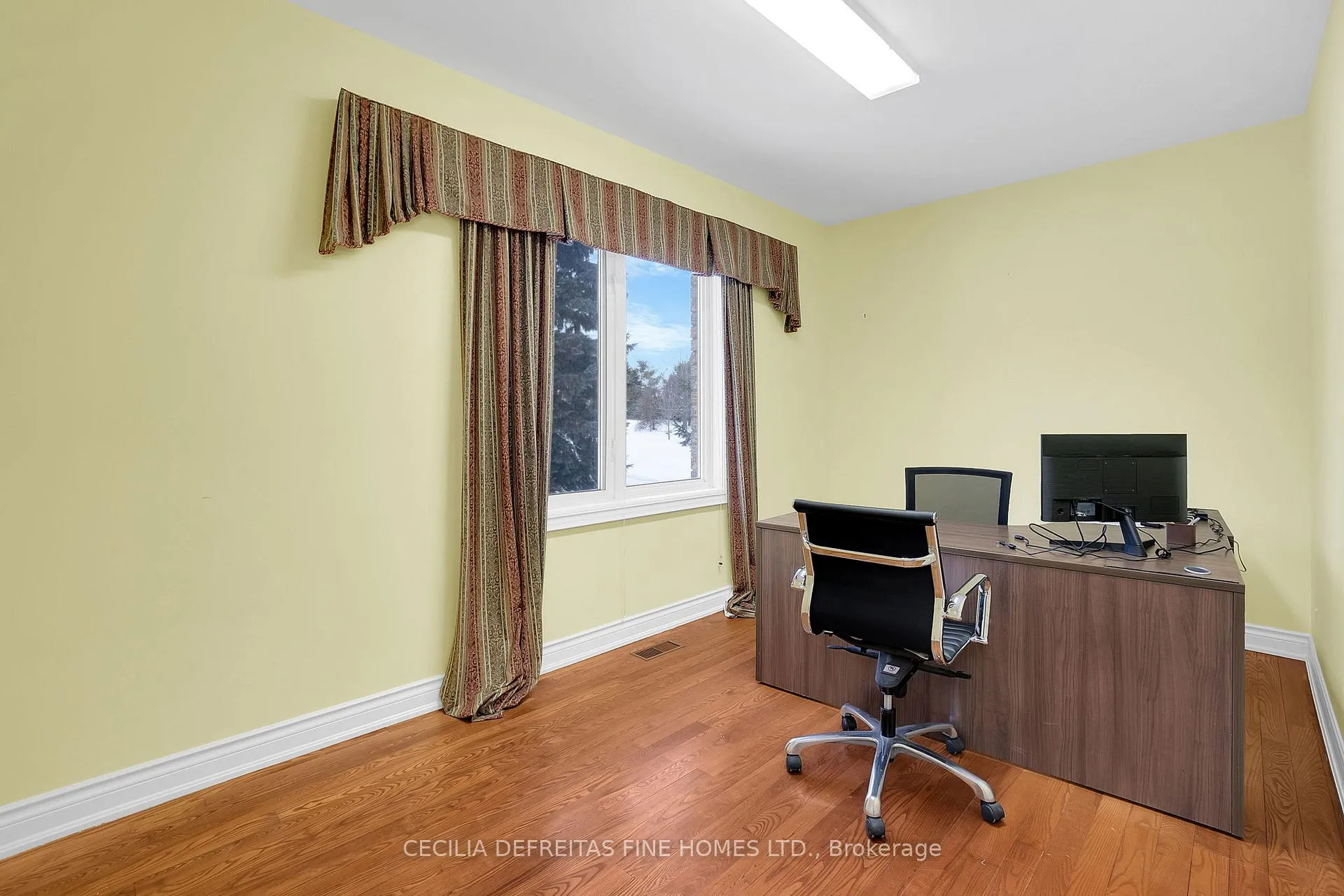 Photo 17 of 38 Orico Court, Vaughan, Kleinburg — HOMEH