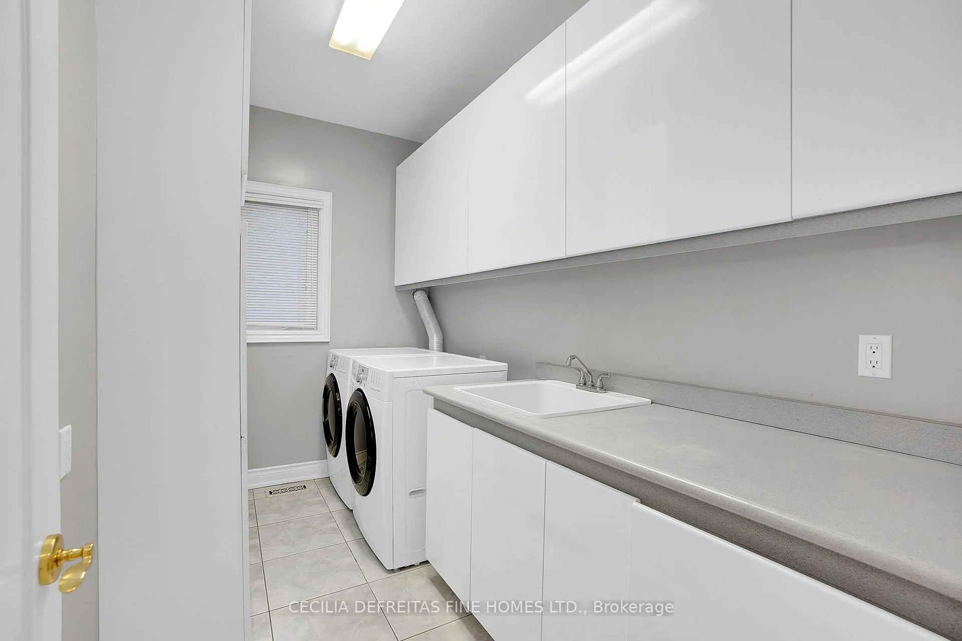 Photo 22 of 38 Orico Court, Vaughan, Kleinburg — HOMEH