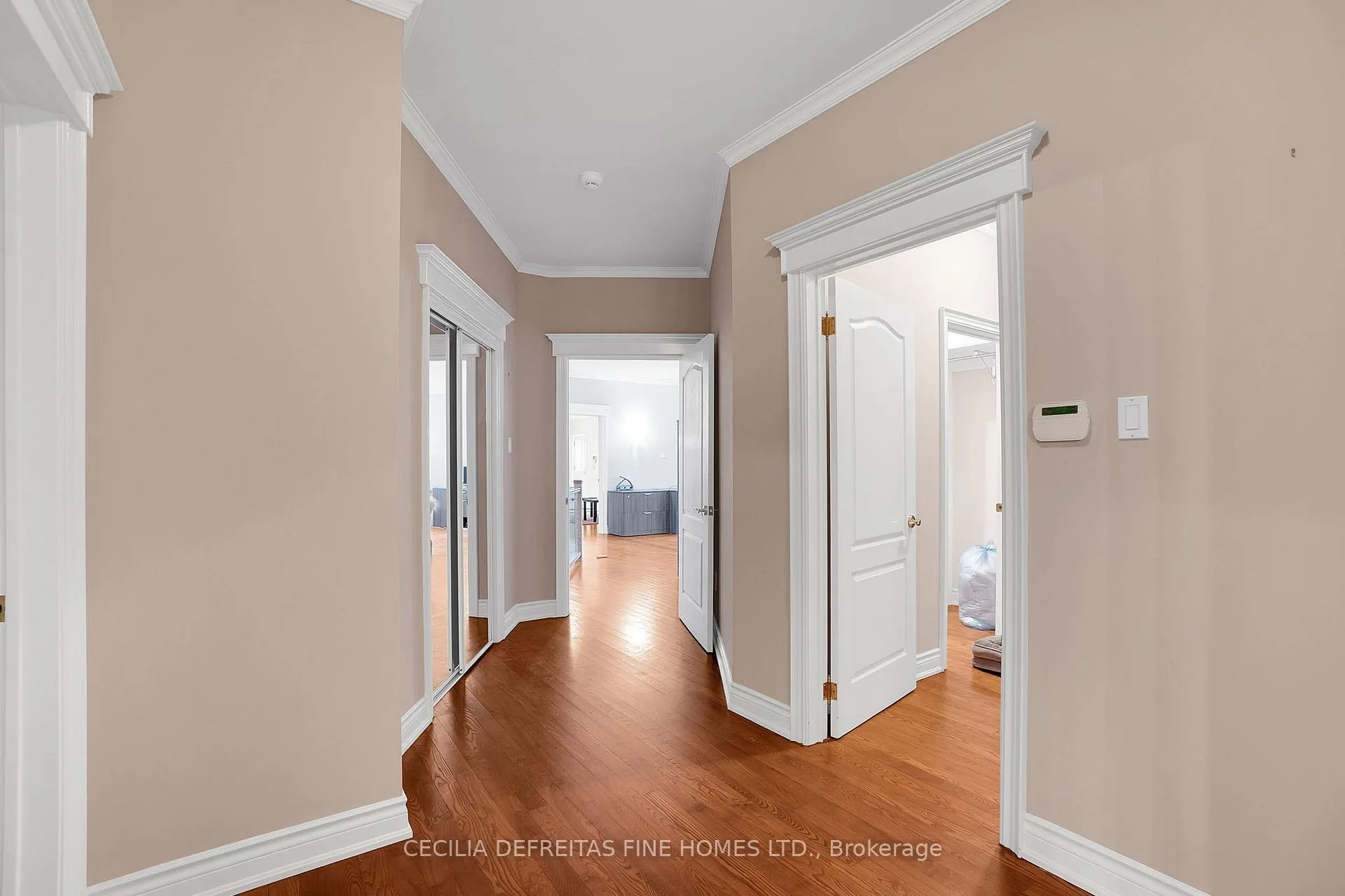 Photo 24 of 38 Orico Court, Vaughan, Kleinburg — HOMEH