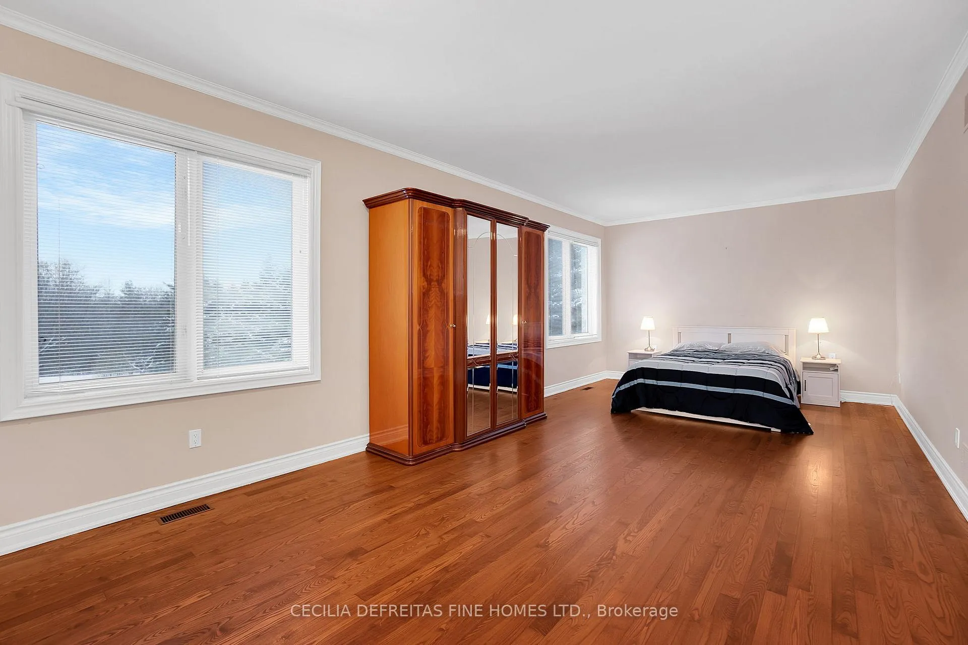 Photo 25 of 38 Orico Court, Vaughan, Kleinburg — HOMEH