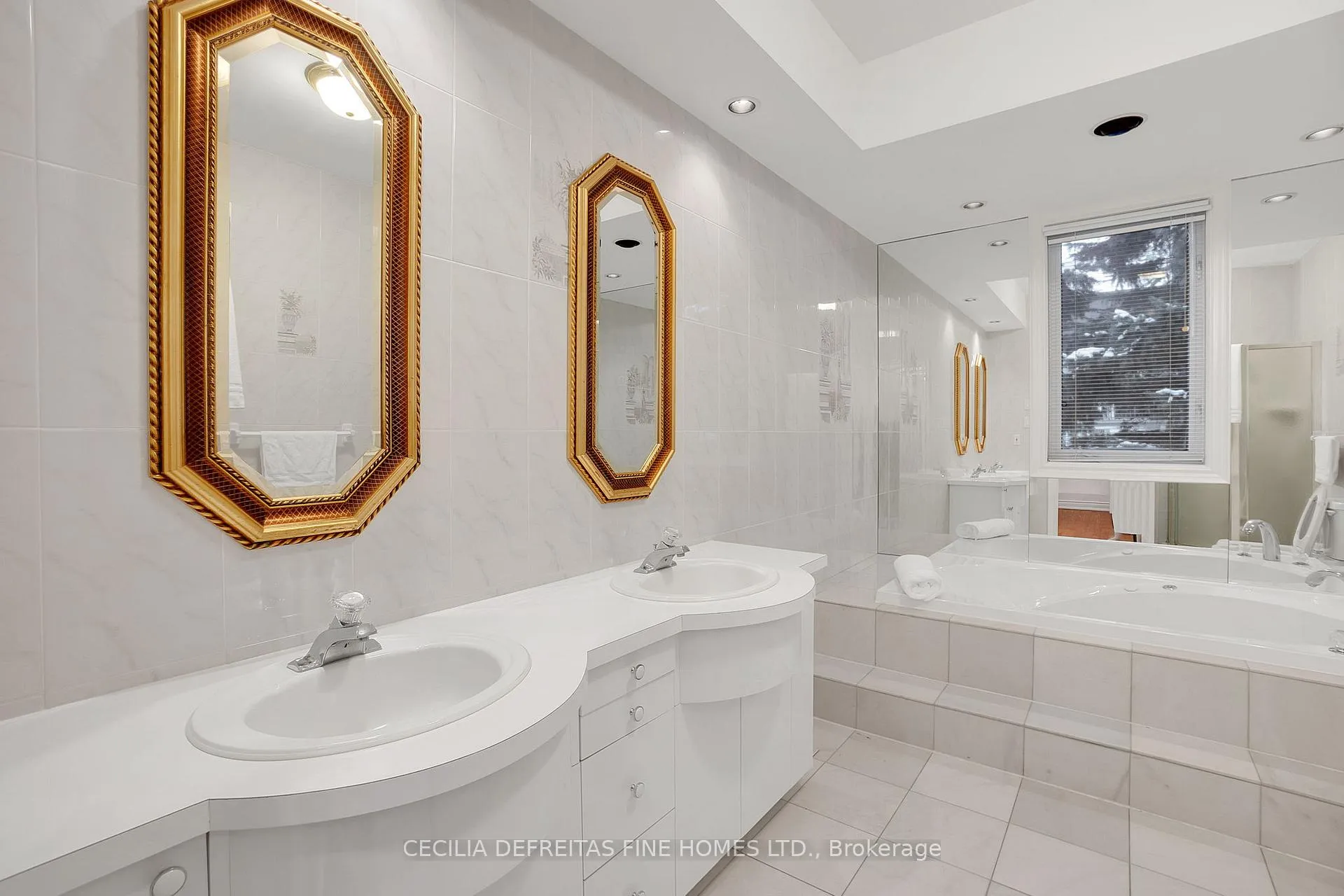 Photo 28 of 38 Orico Court, Vaughan, Kleinburg — HOMEH