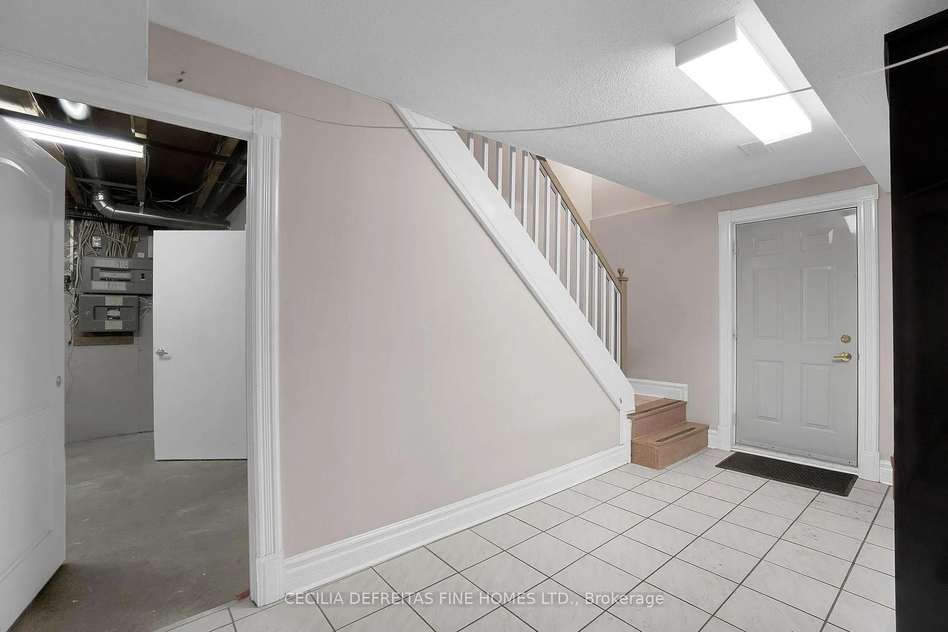 Photo 37 of 38 Orico Court, Vaughan, Kleinburg — HOMEH