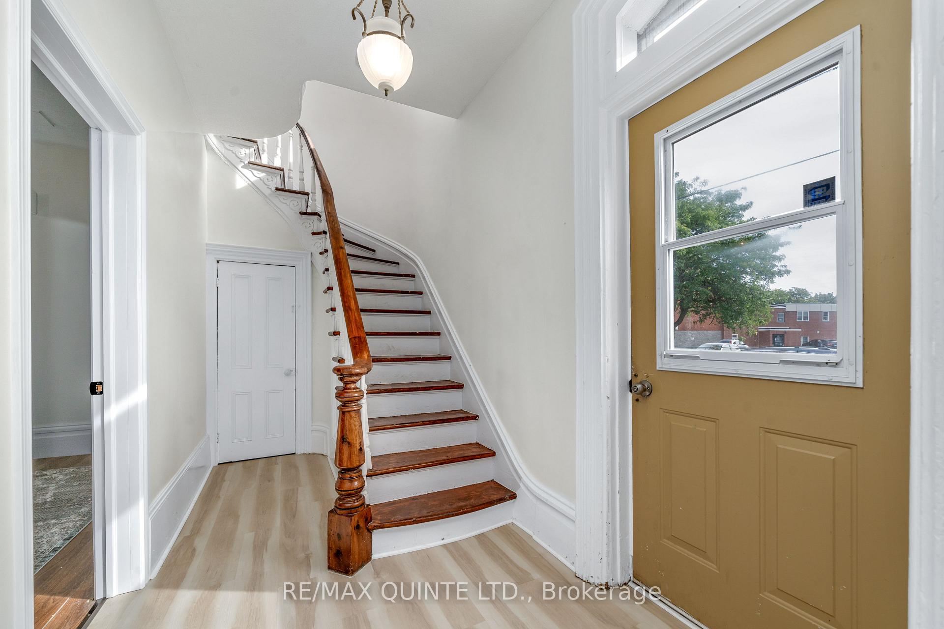 Photo 7 of 70 Sinclair Street, Belleville, Belleville Ward — HOMEH