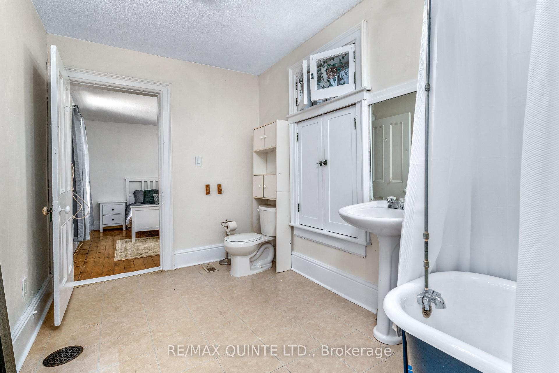Photo 22 of 70 Sinclair Street, Belleville, Belleville Ward — HOMEH