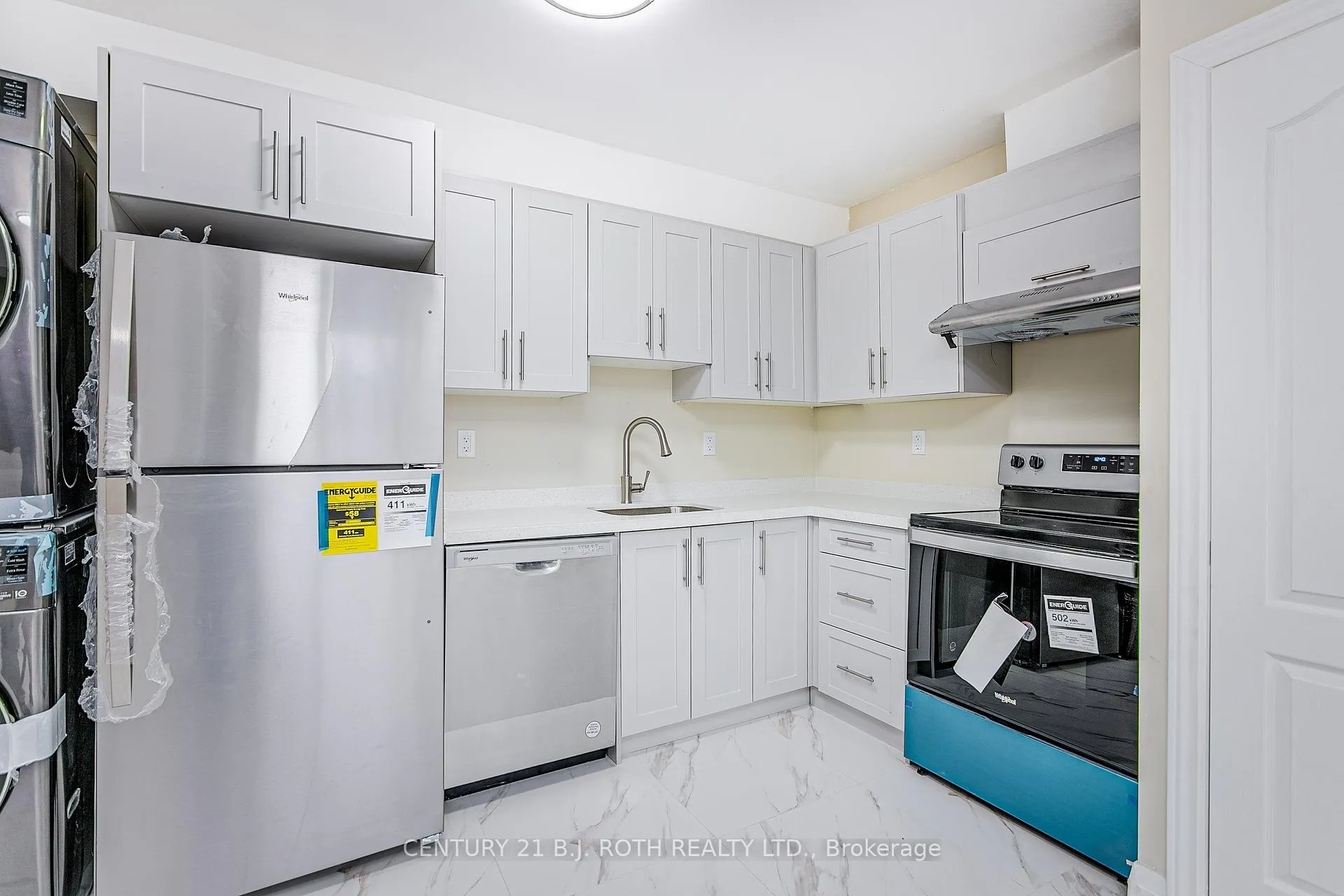 Photo 3 of Unit 3, 82 Peel Street, Barrie, Wellington — HOMEH