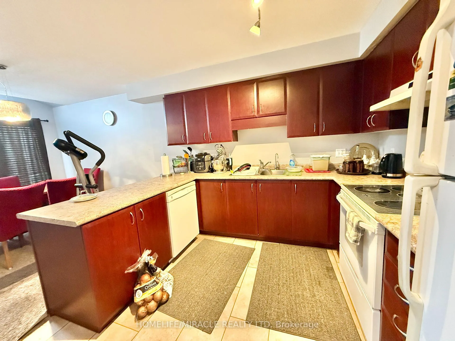 Photo 6 of 22 Madeleine Street, Kitchener, Huron Park — HOMEH