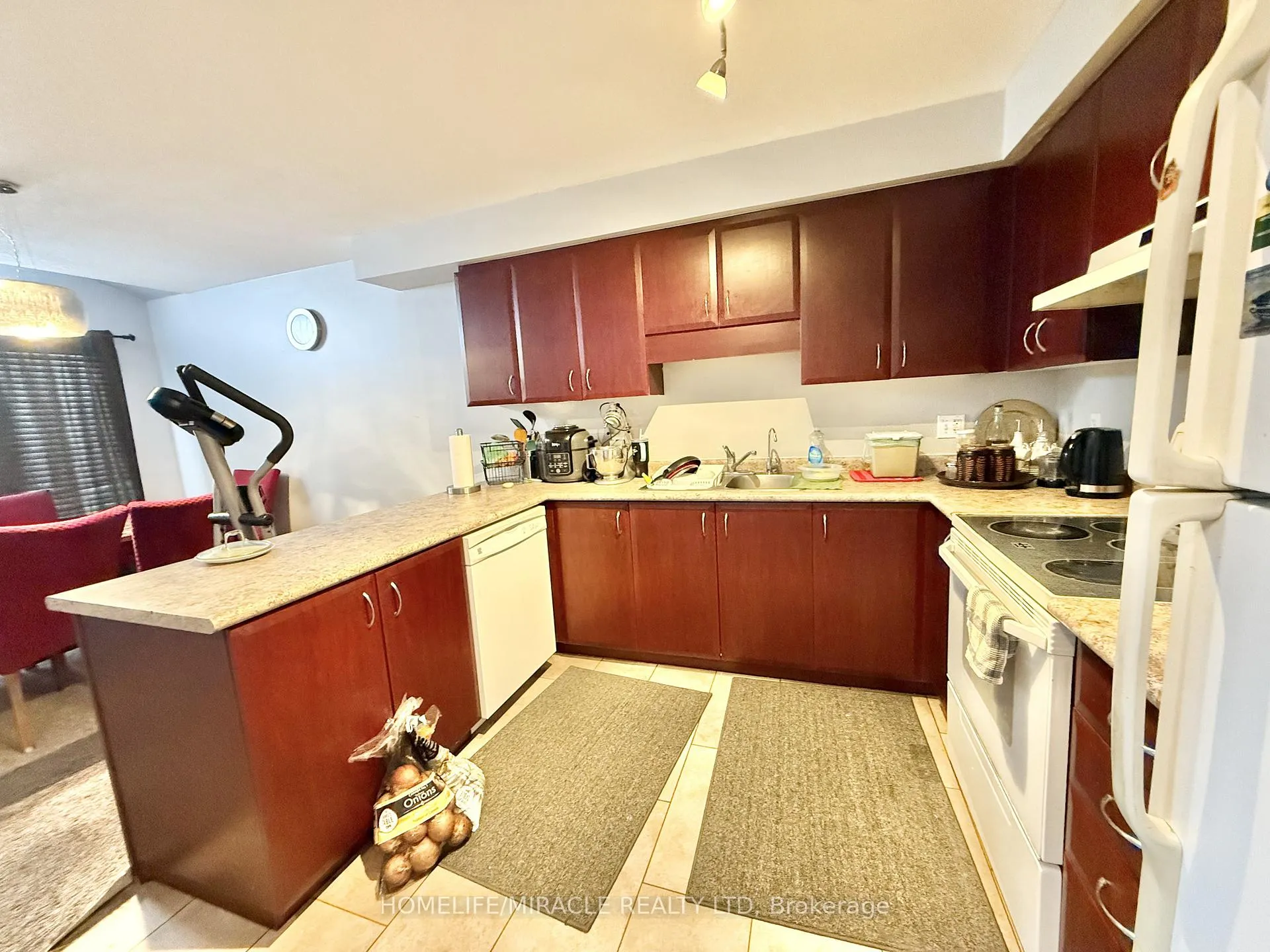 Photo 7 of 22 Madeleine Street, Kitchener, Huron Park — HOMEH