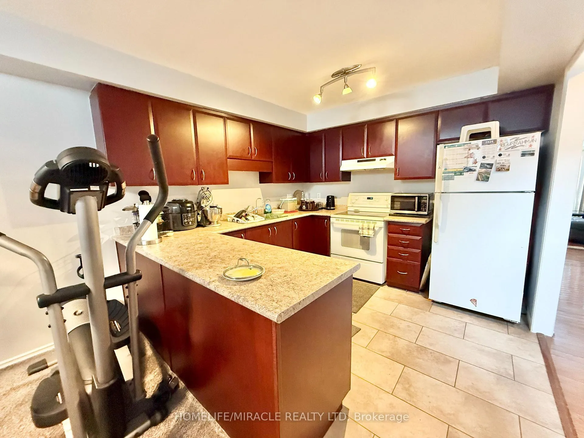 Photo 8 of 22 Madeleine Street, Kitchener, Huron Park — HOMEH