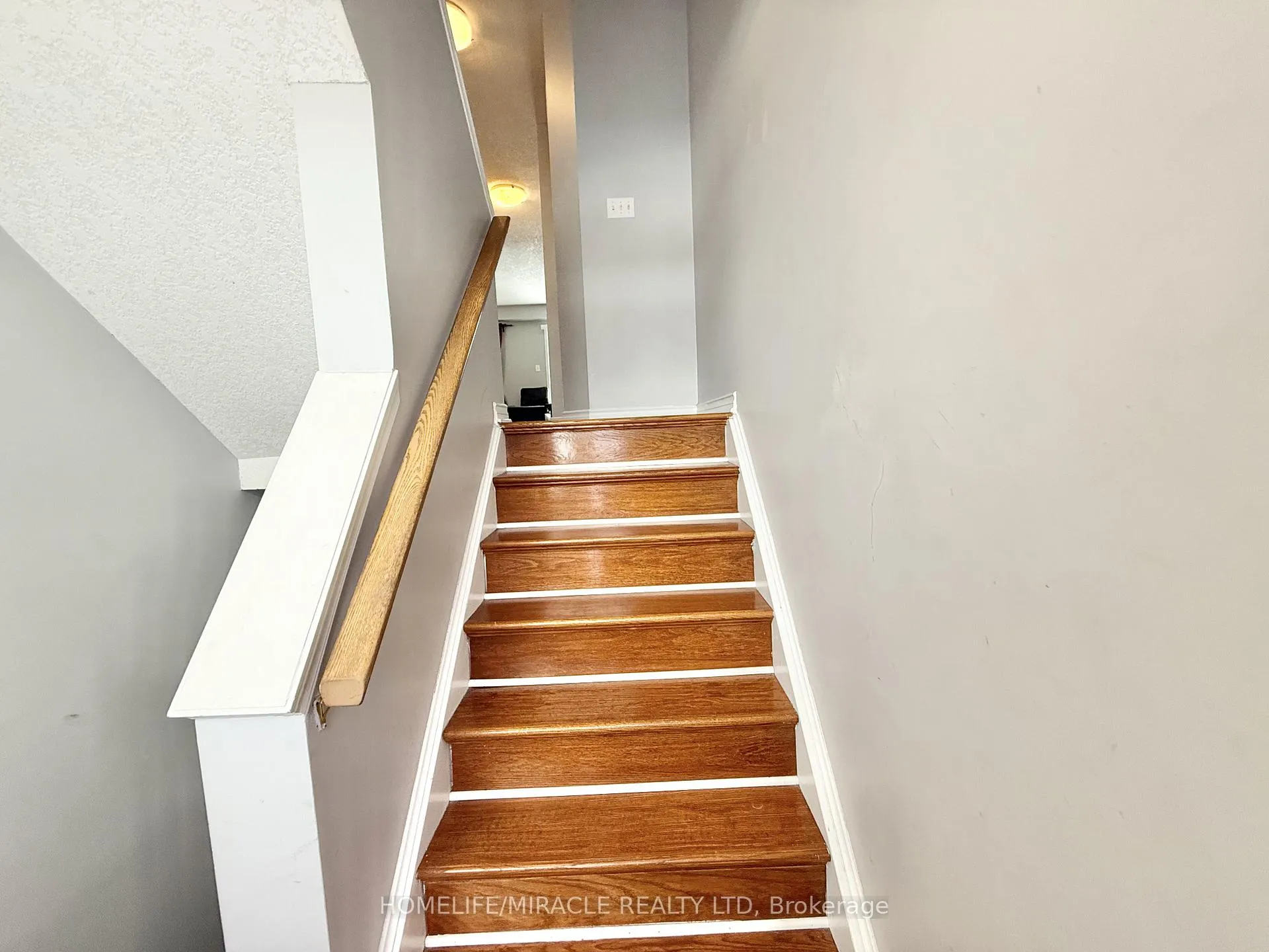 Photo 15 of 22 Madeleine Street, Kitchener, Huron Park — HOMEH