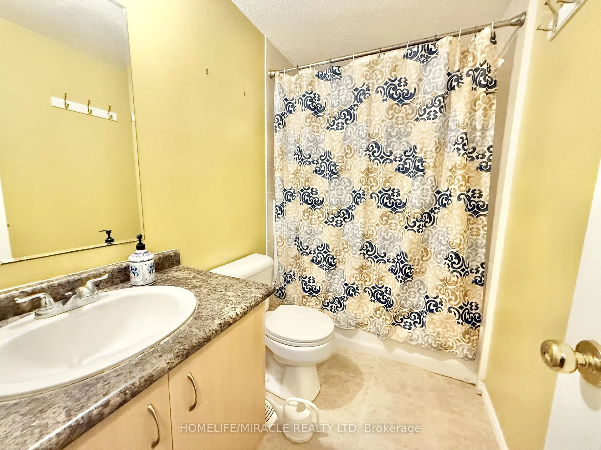Photo 19 of 22 Madeleine Street, Kitchener, Huron Park — HOMEH