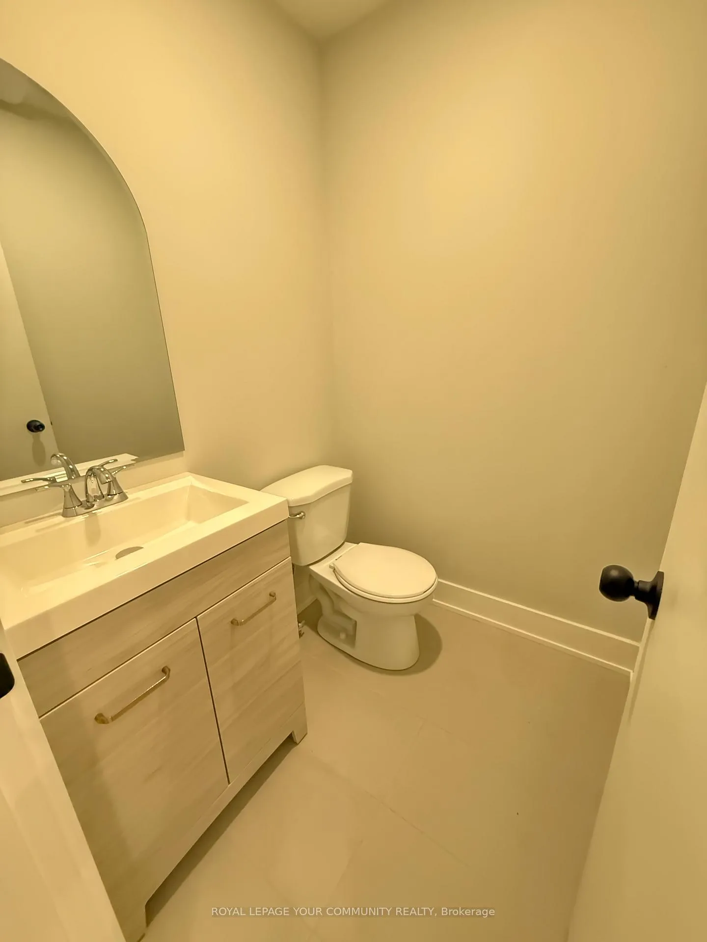 Photo 11 of Unit 2, 88 Spruce Street, Aurora, Aurora Village — HOMEH
