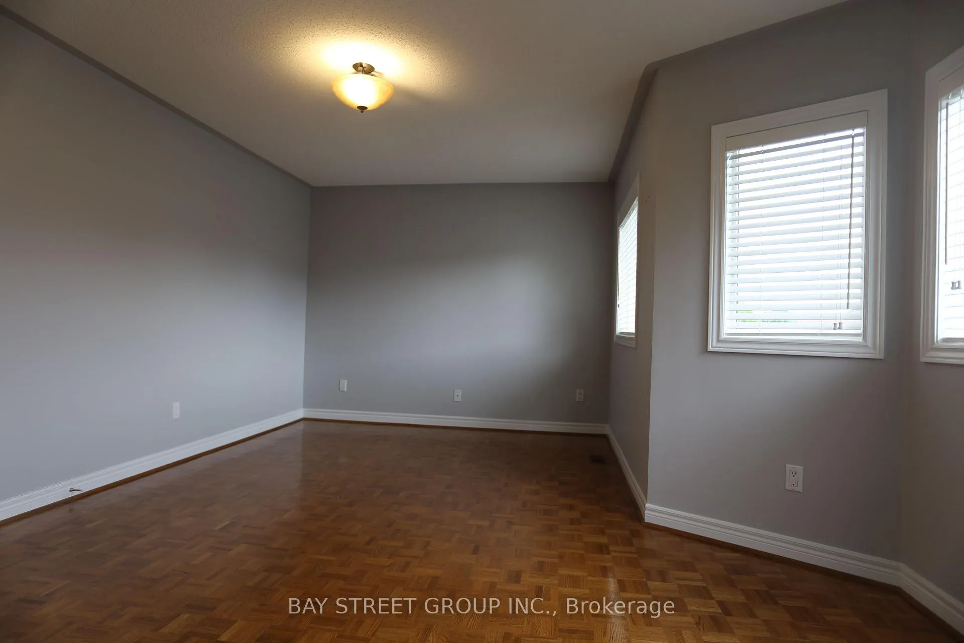 Photo 5 of 343 Vellore Avenue, Vaughan, Vellore Village — HOMEH