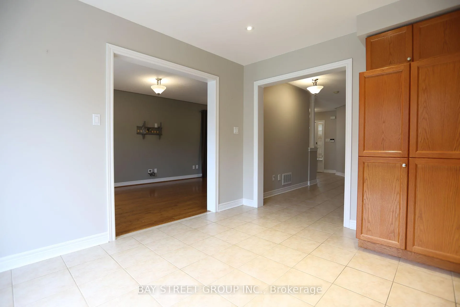 Photo 12 of 343 Vellore Avenue, Vaughan, Vellore Village — HOMEH