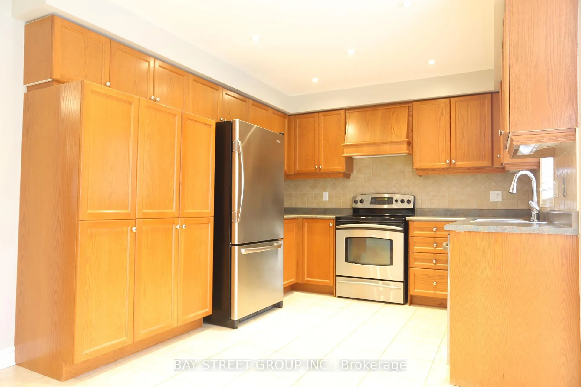 Photo 13 of 343 Vellore Avenue, Vaughan, Vellore Village — HOMEH