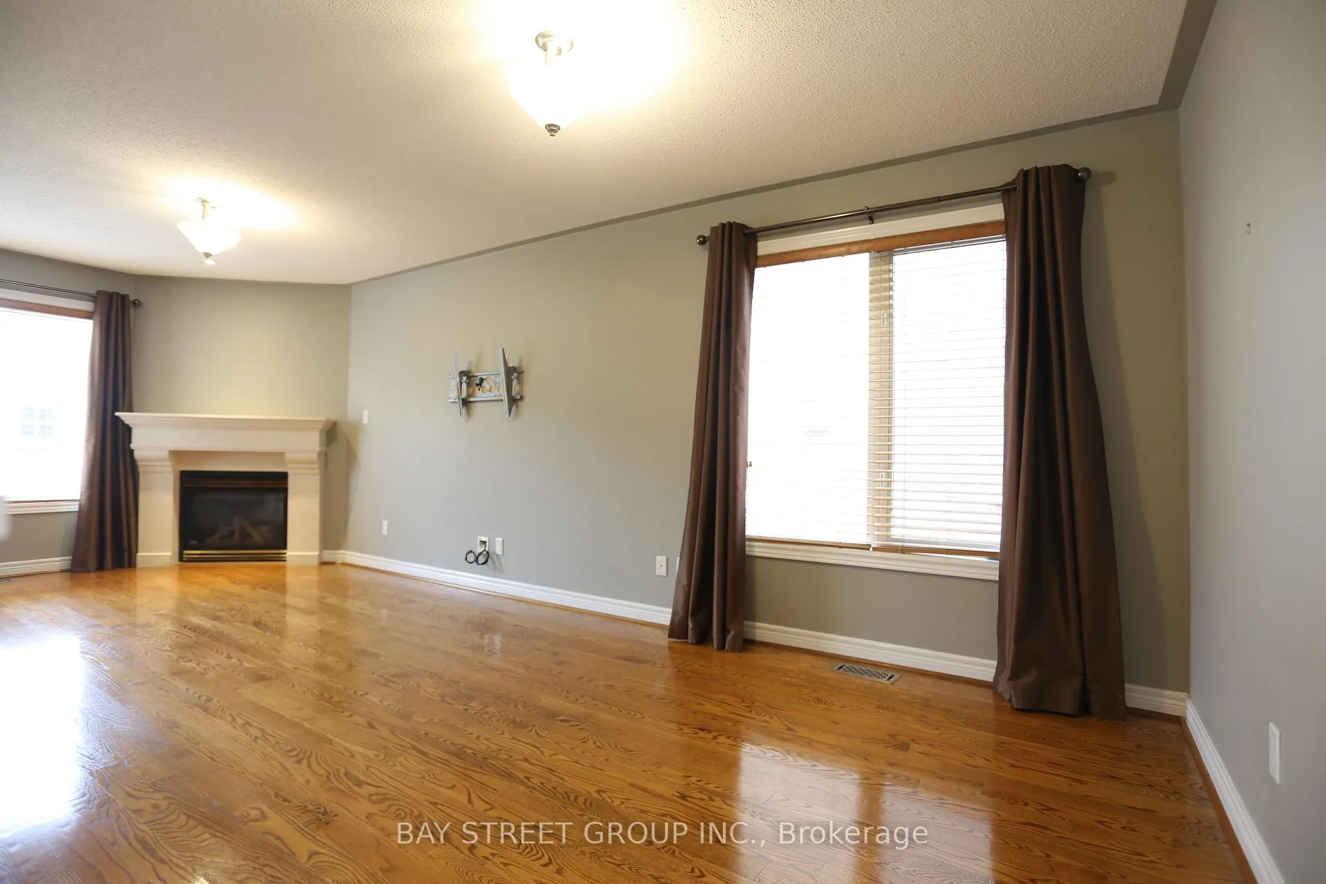 Photo 20 of 343 Vellore Avenue, Vaughan, Vellore Village — HOMEH