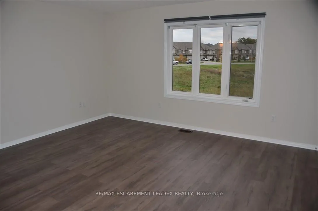 Photo 8 of Unit 6, 370 Stonehenge Drive, Hamilton, Ancaster — HOMEH
