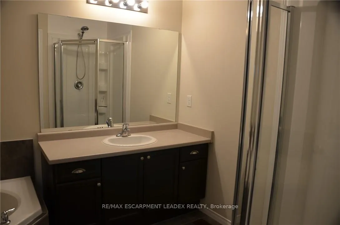 Photo 9 of Unit 6, 370 Stonehenge Drive, Hamilton, Ancaster — HOMEH