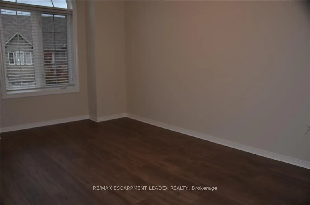 Photo 12 of Unit 6, 370 Stonehenge Drive, Hamilton, Ancaster — HOMEH