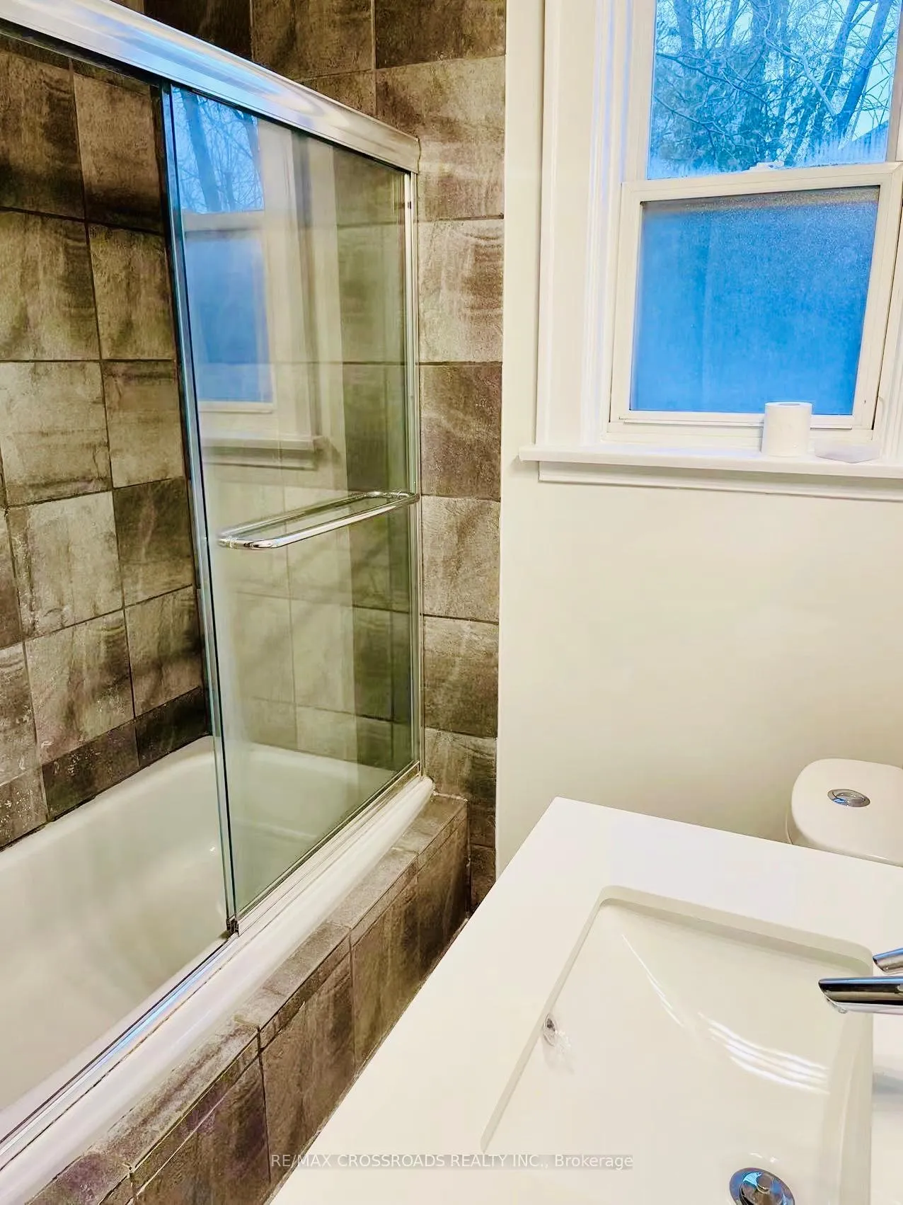 Photo 17 of Unit Main, 65 Lawrence Avenue E, Toronto, Lawrence Park South — HOMEH