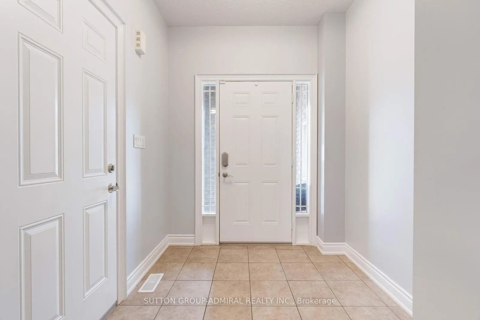 Photo 2 of 23 Colorado Boulevard, Hamilton, Rural Glanbrook — HOMEH