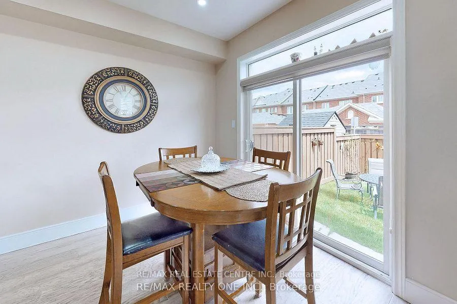 Photo 10 of 59 Dunedin Drive, Vaughan, Kleinburg — HOMEH