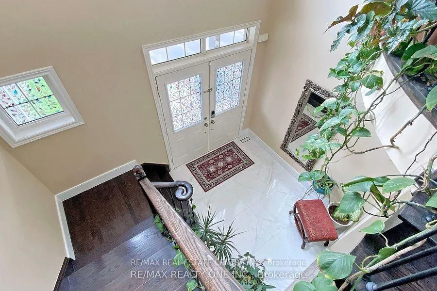 Photo 12 of 59 Dunedin Drive, Vaughan, Kleinburg — HOMEH