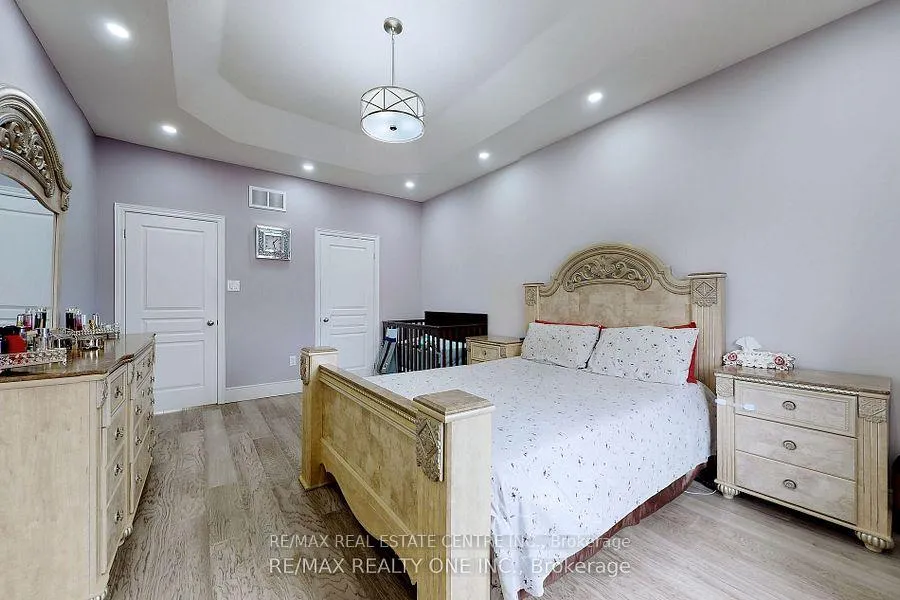 Photo 19 of 59 Dunedin Drive, Vaughan, Kleinburg — HOMEH