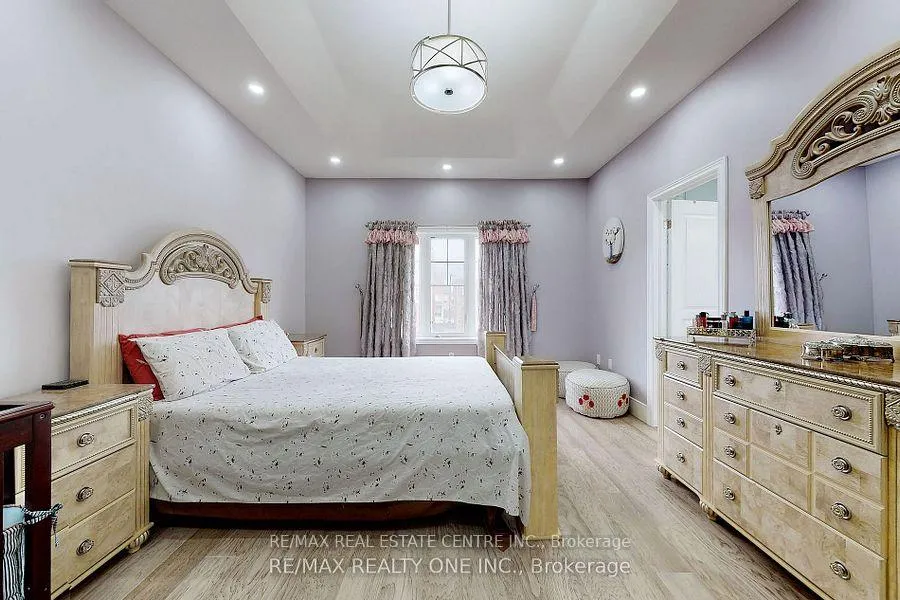 Photo 23 of 59 Dunedin Drive, Vaughan, Kleinburg — HOMEH