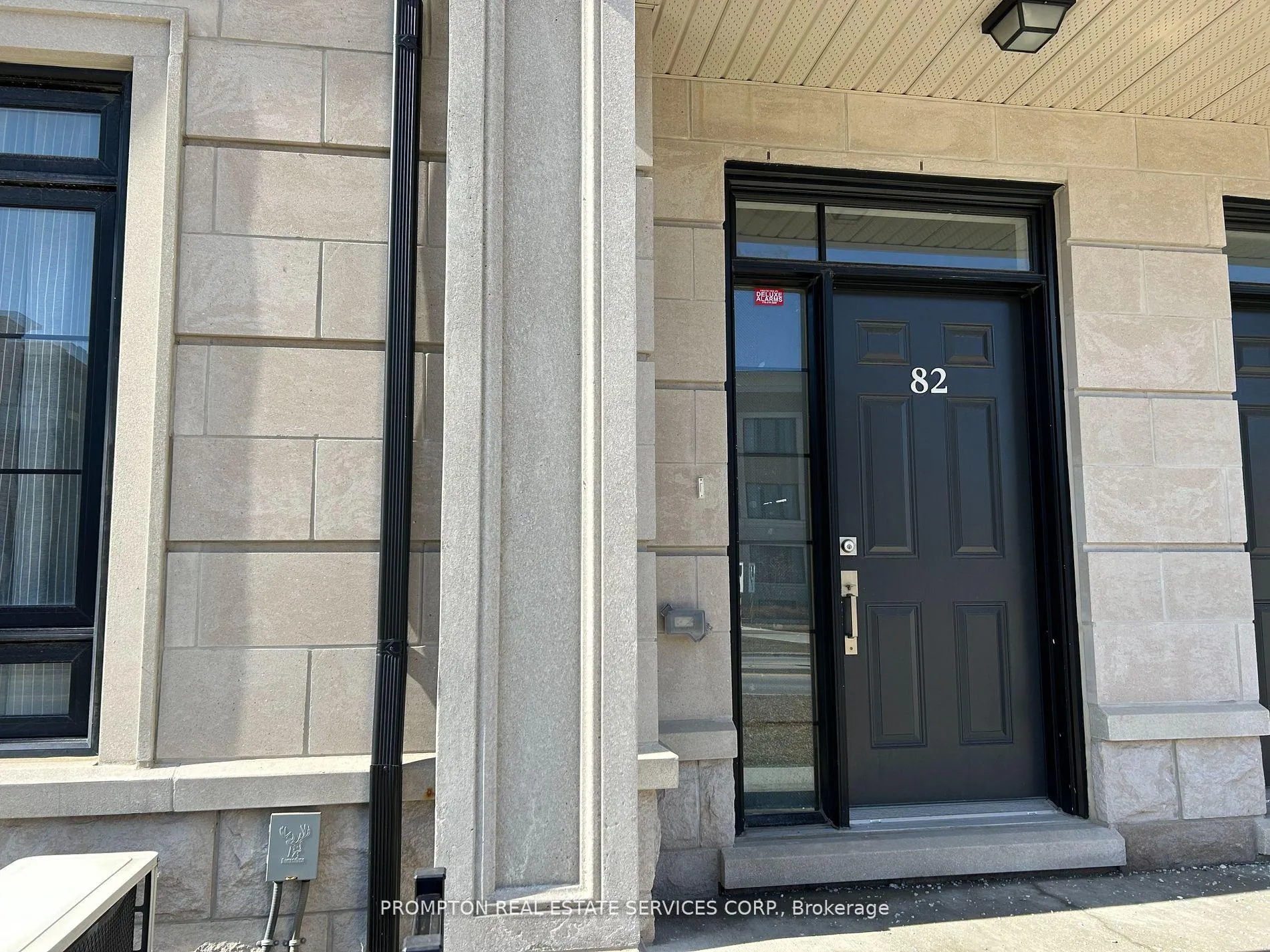 Photo 2 of 82 Village Parkway, Markham, Unionville — HOMEH