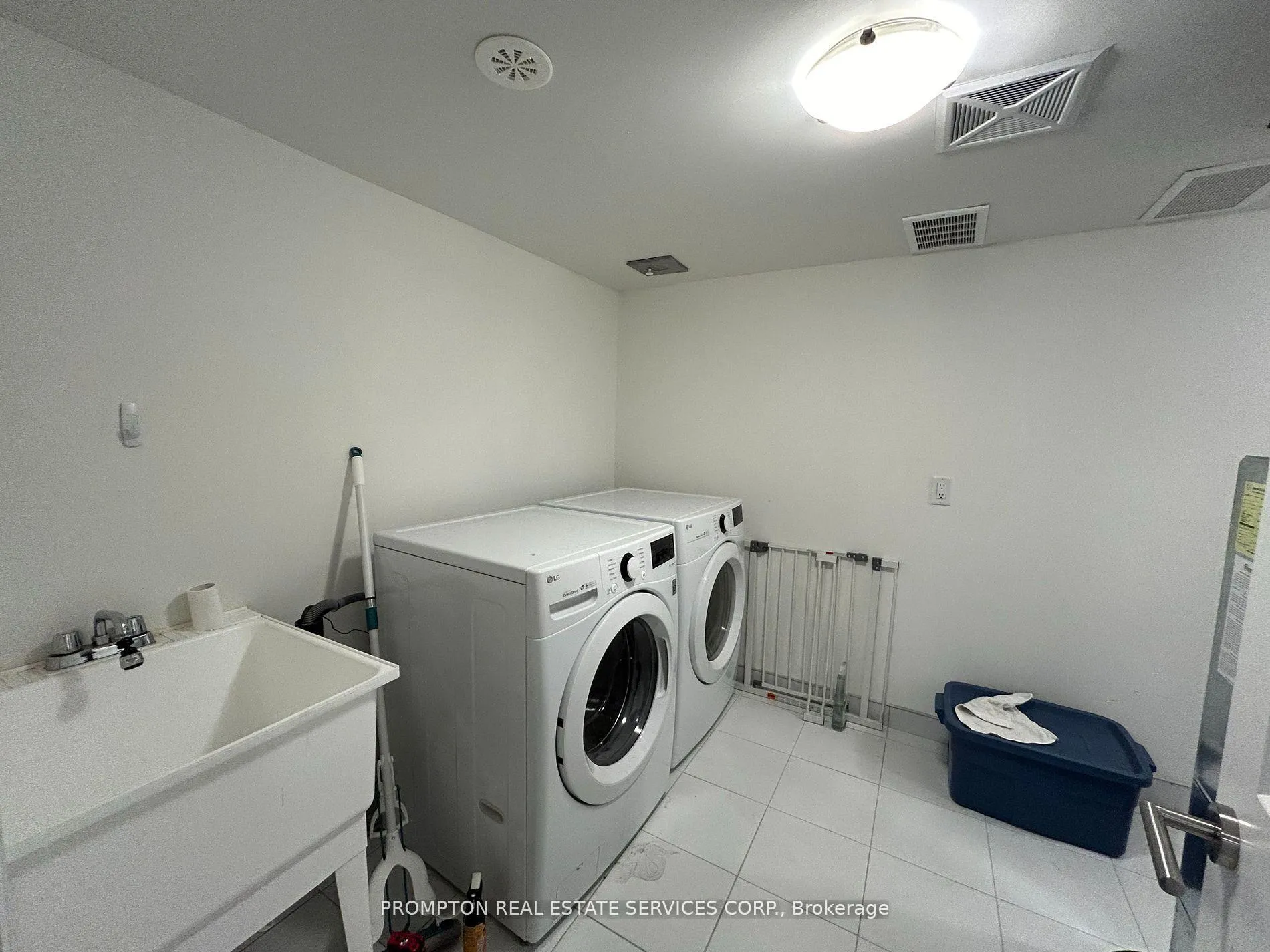 Photo 7 of 82 Village Parkway, Markham, Unionville — HOMEH