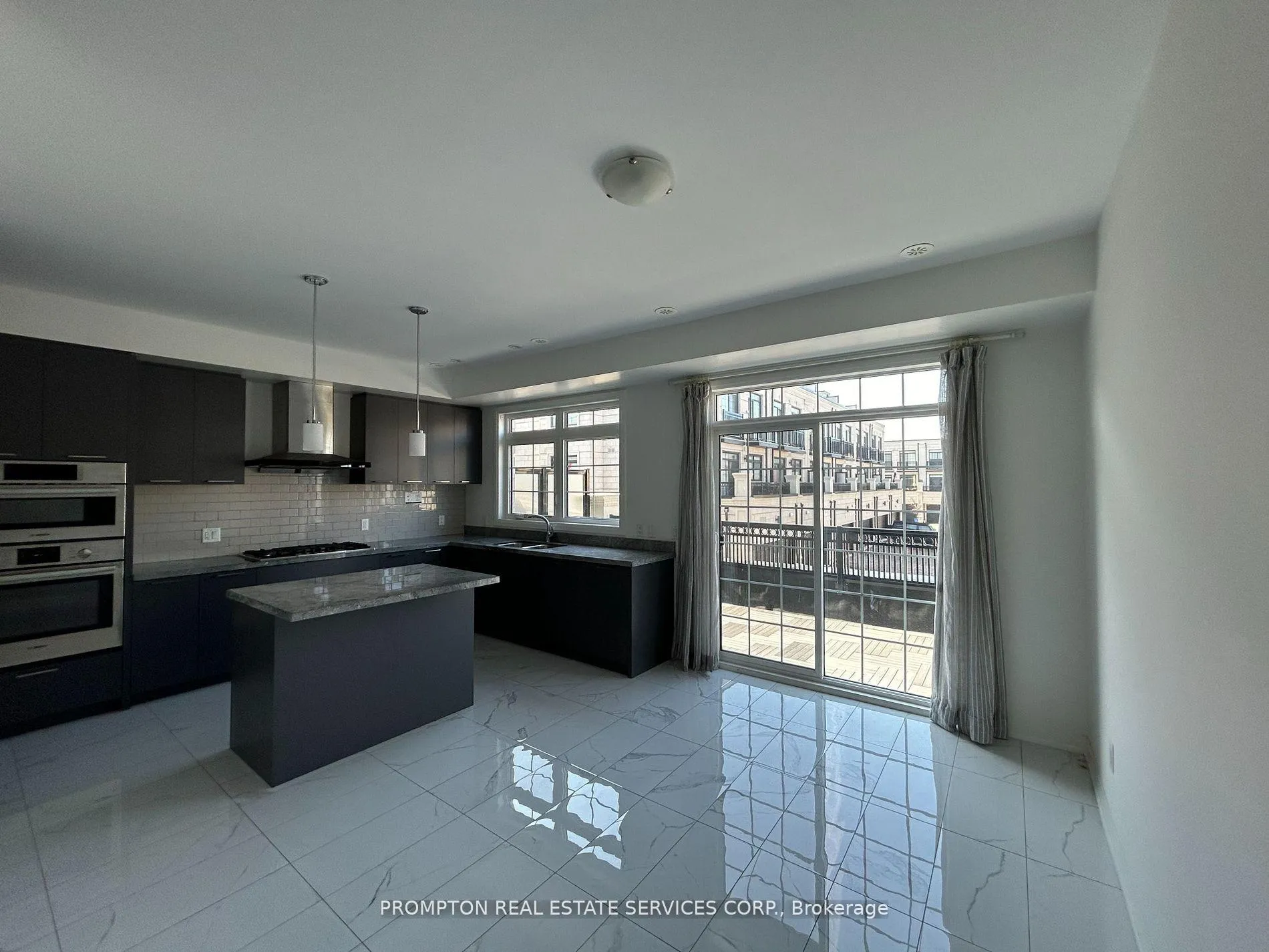 Photo 10 of 82 Village Parkway, Markham, Unionville — HOMEH