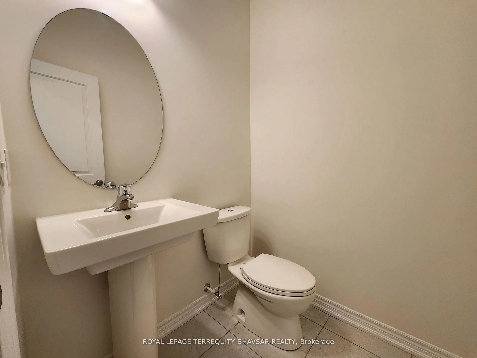 Photo 15 of 17 Roywood Street, Kitchener — HOMEH