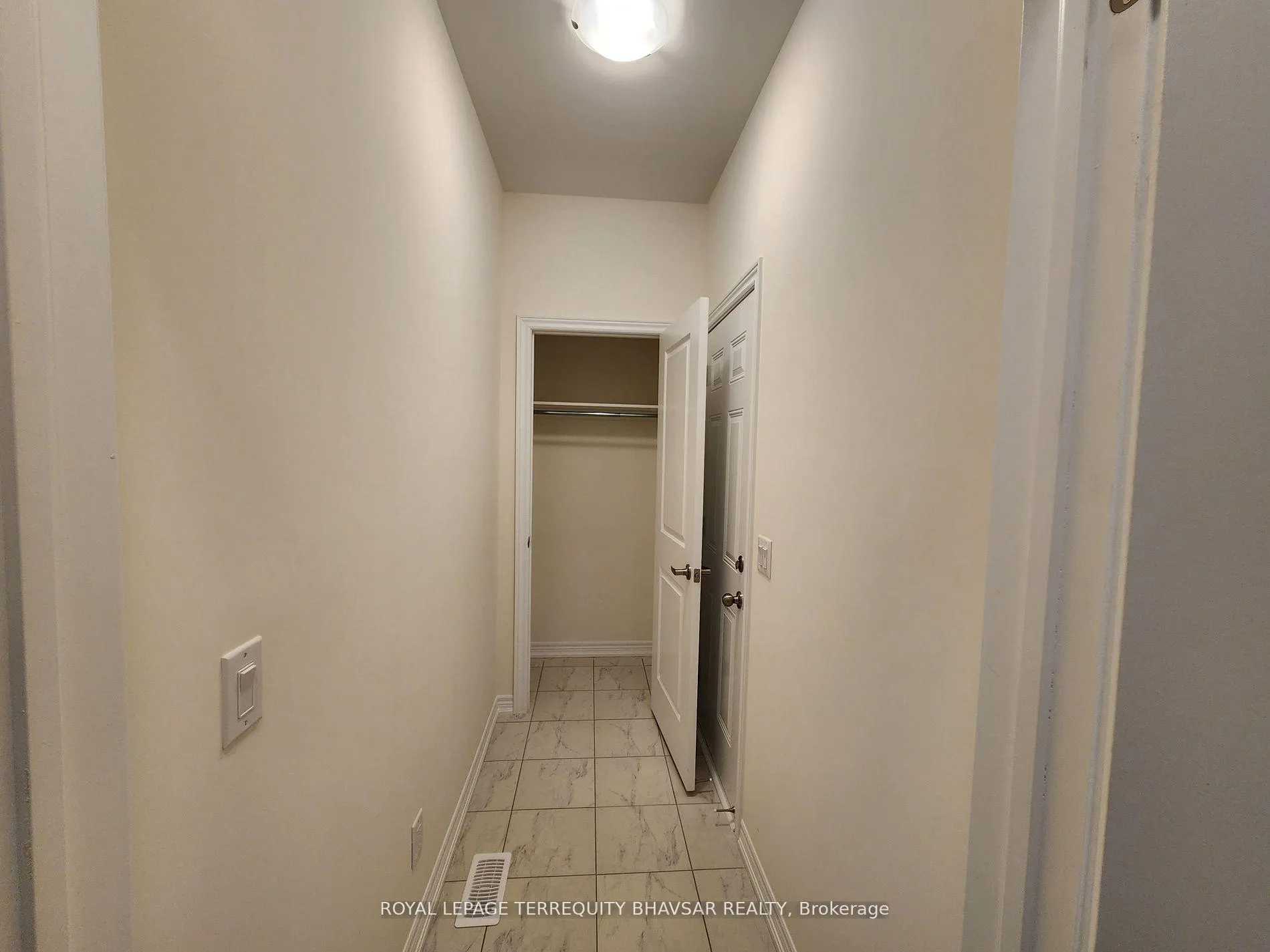Photo 16 of 17 Roywood Street, Kitchener — HOMEH